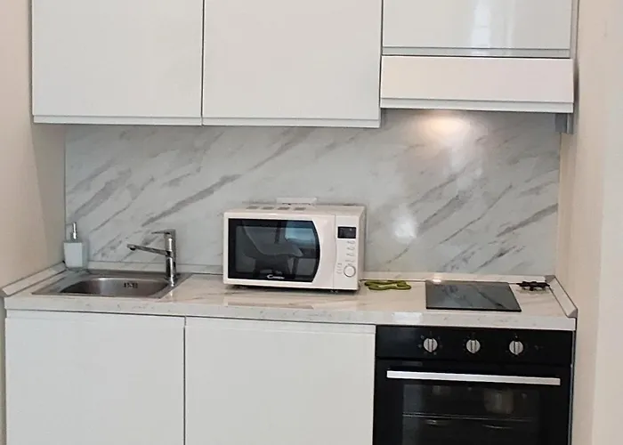 Brand New Connected To Two Metro Lines * ミラノ