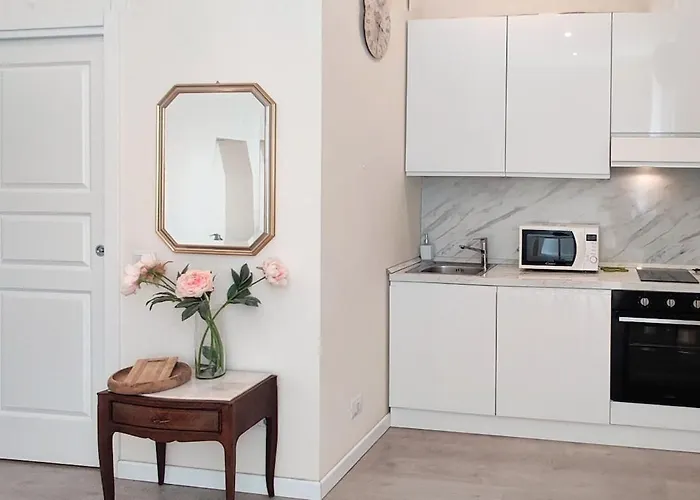 Brand New Connected To Two Metro Lines アパート